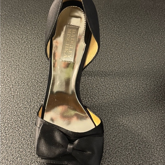 Badgley Mischka Black Satin Bow Heels - Picture 2 of 5